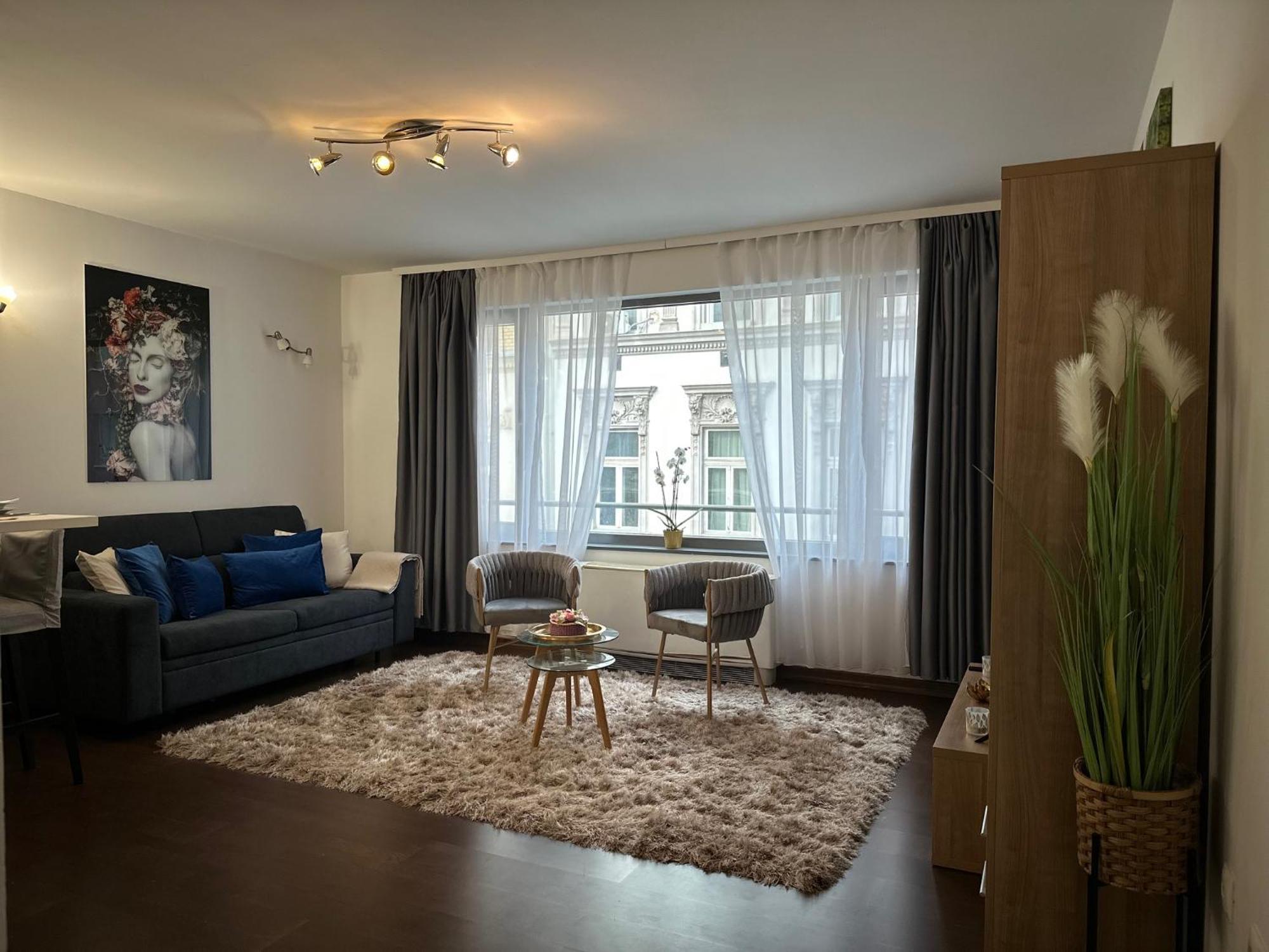 Wellness By The Opera Apartament