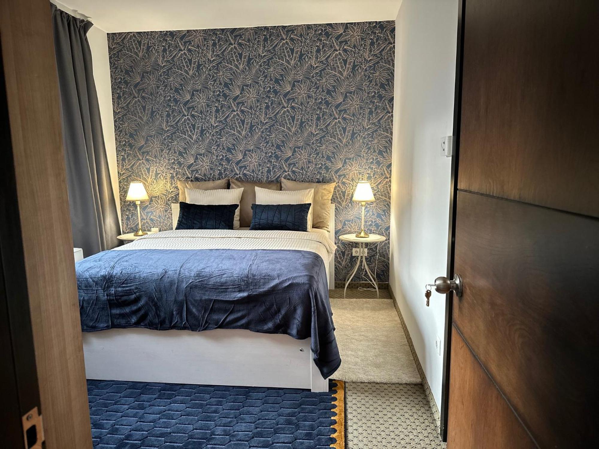 Wellness By The Opera Apartament *